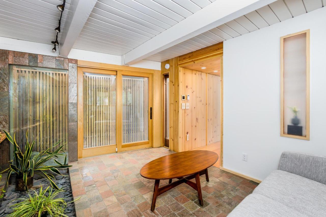 Downtown Oceanview Luxury Home アンカレッジ エクステリア 写真